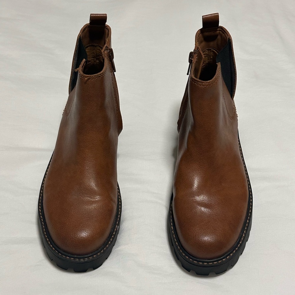 Women’s brown boots